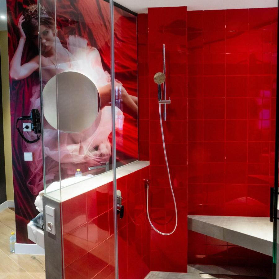 Love hotel Avenue - Lovely Madrid