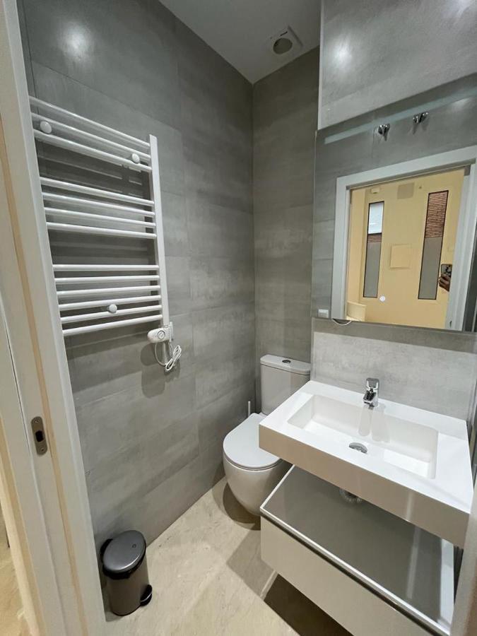 Apartamento Andres Tamayo Av America Botanica * Madrid