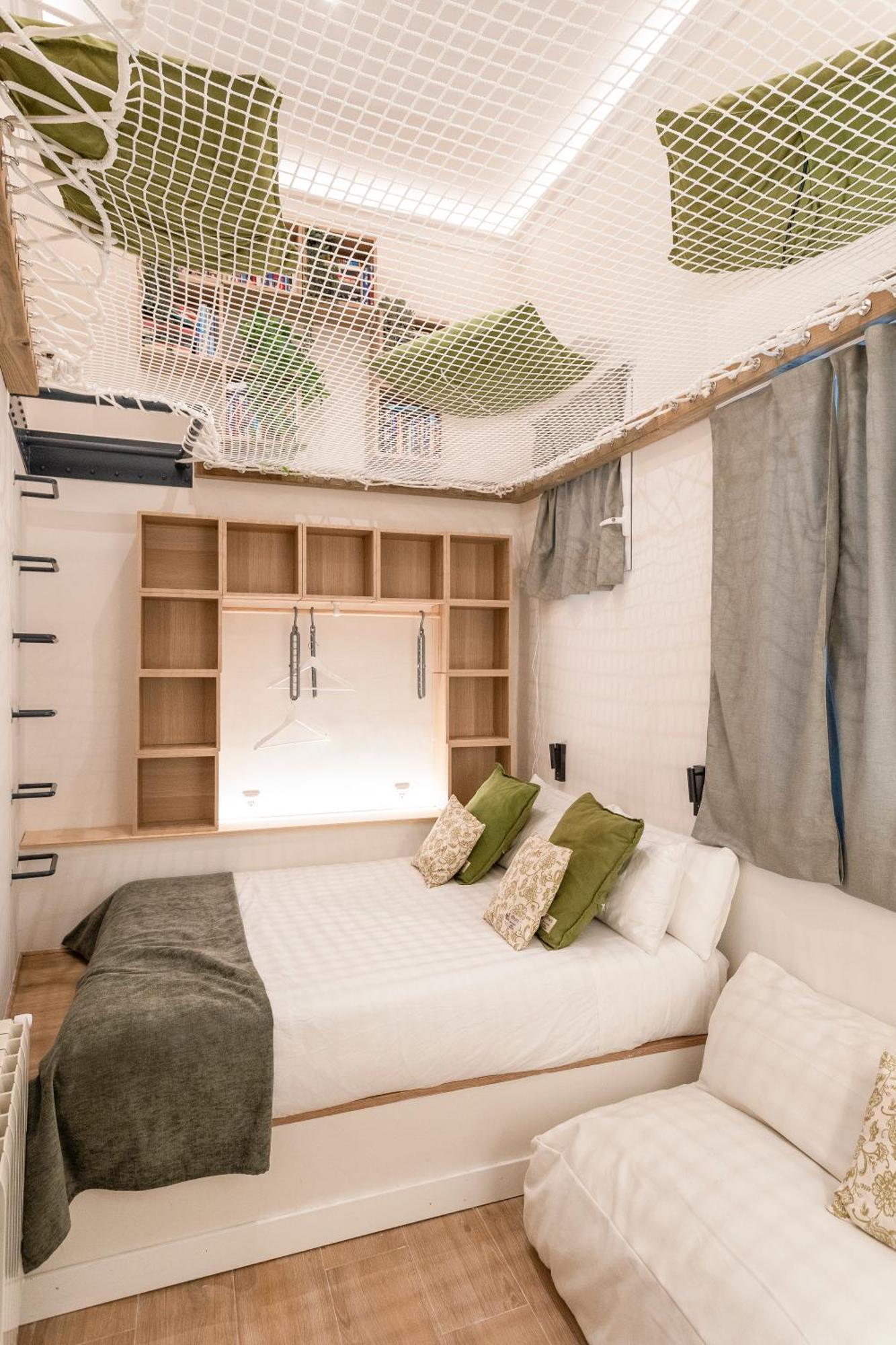 Guest house 4 Bears Sharehome Madrid