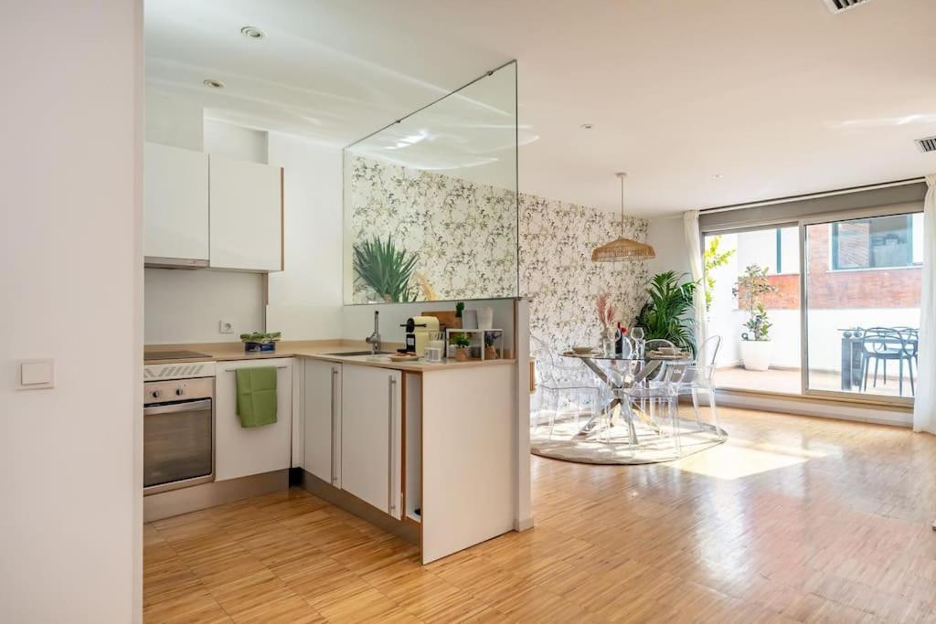 Heima Penthouse Center *