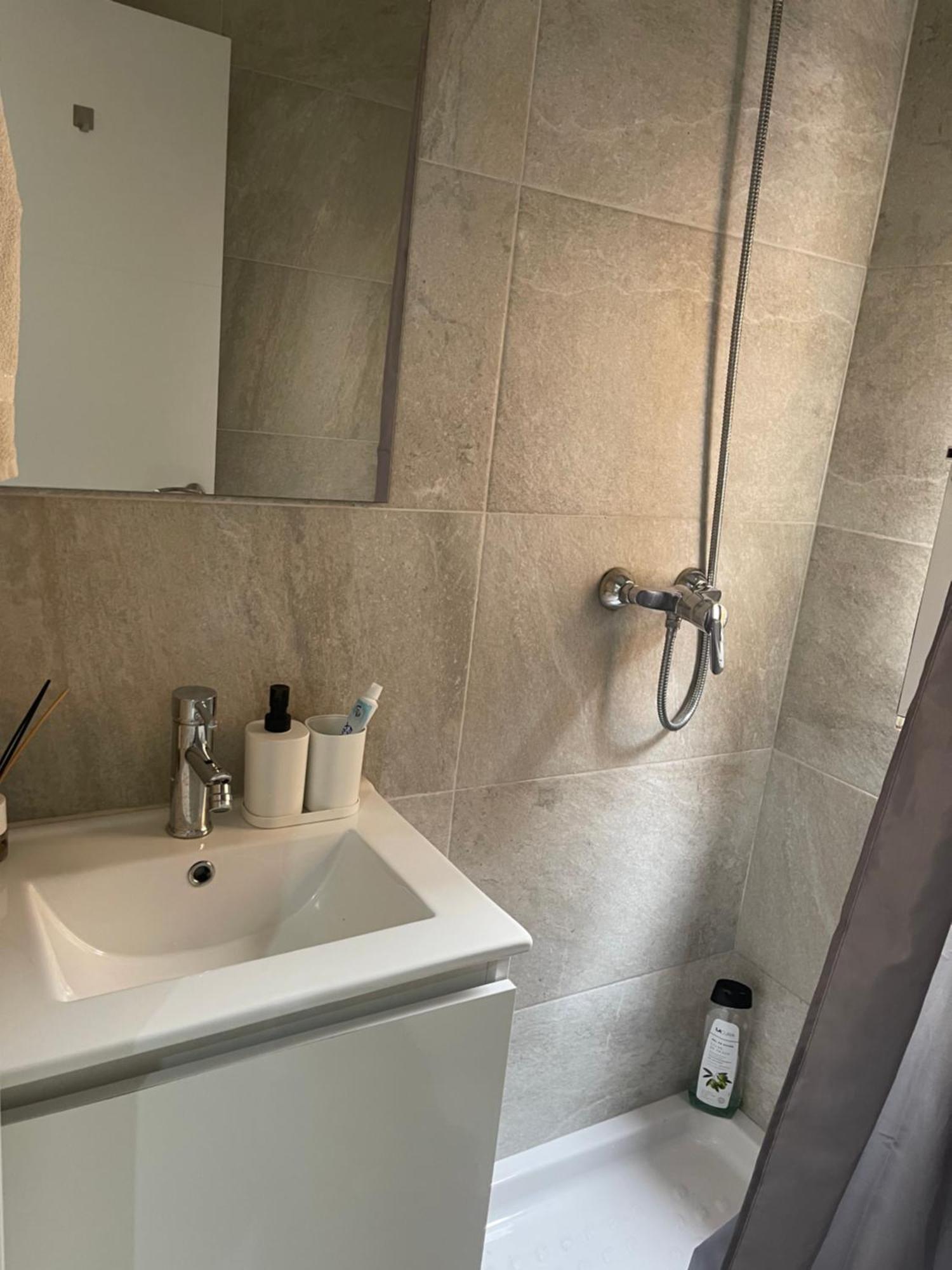Cenral Renovated Flat Lejlighed
