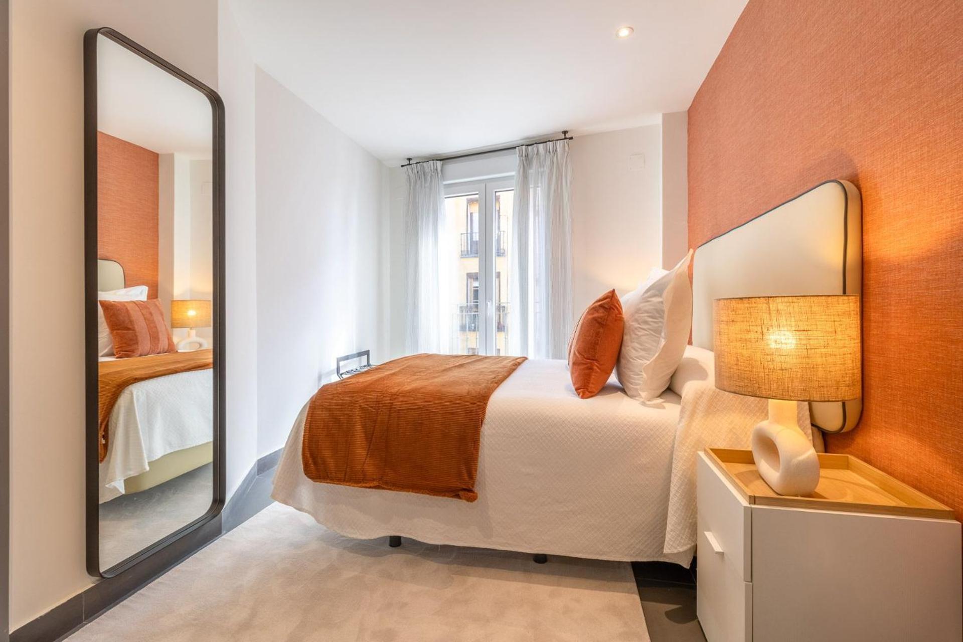 Perfectly Placed For 3 In La Latina Just Around The Corner From El Rastro Latina Toledo Iv * Madrid