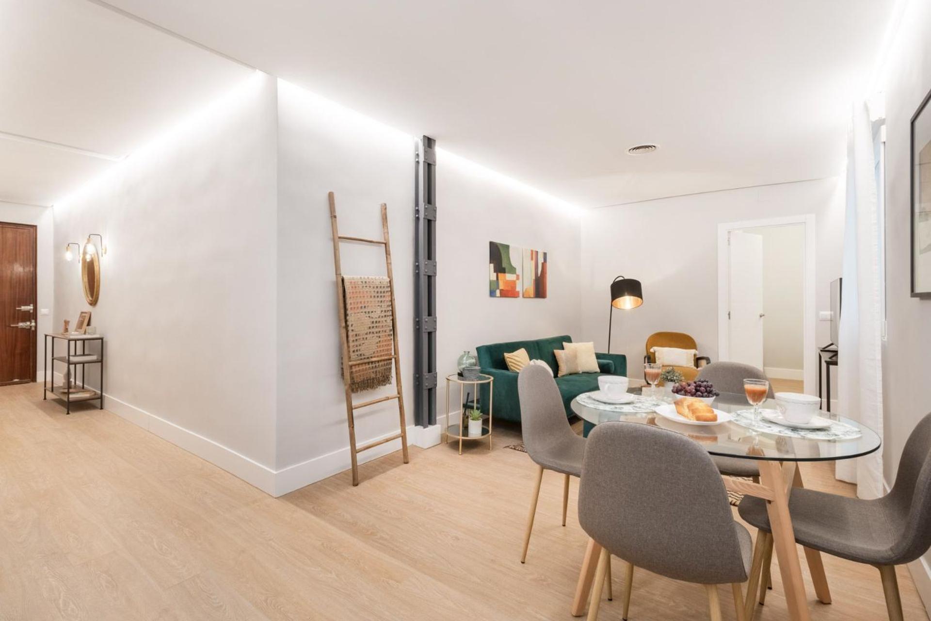 Apartment Charming 2-bedroom Near Retiro Park Ideal Escape Madrid