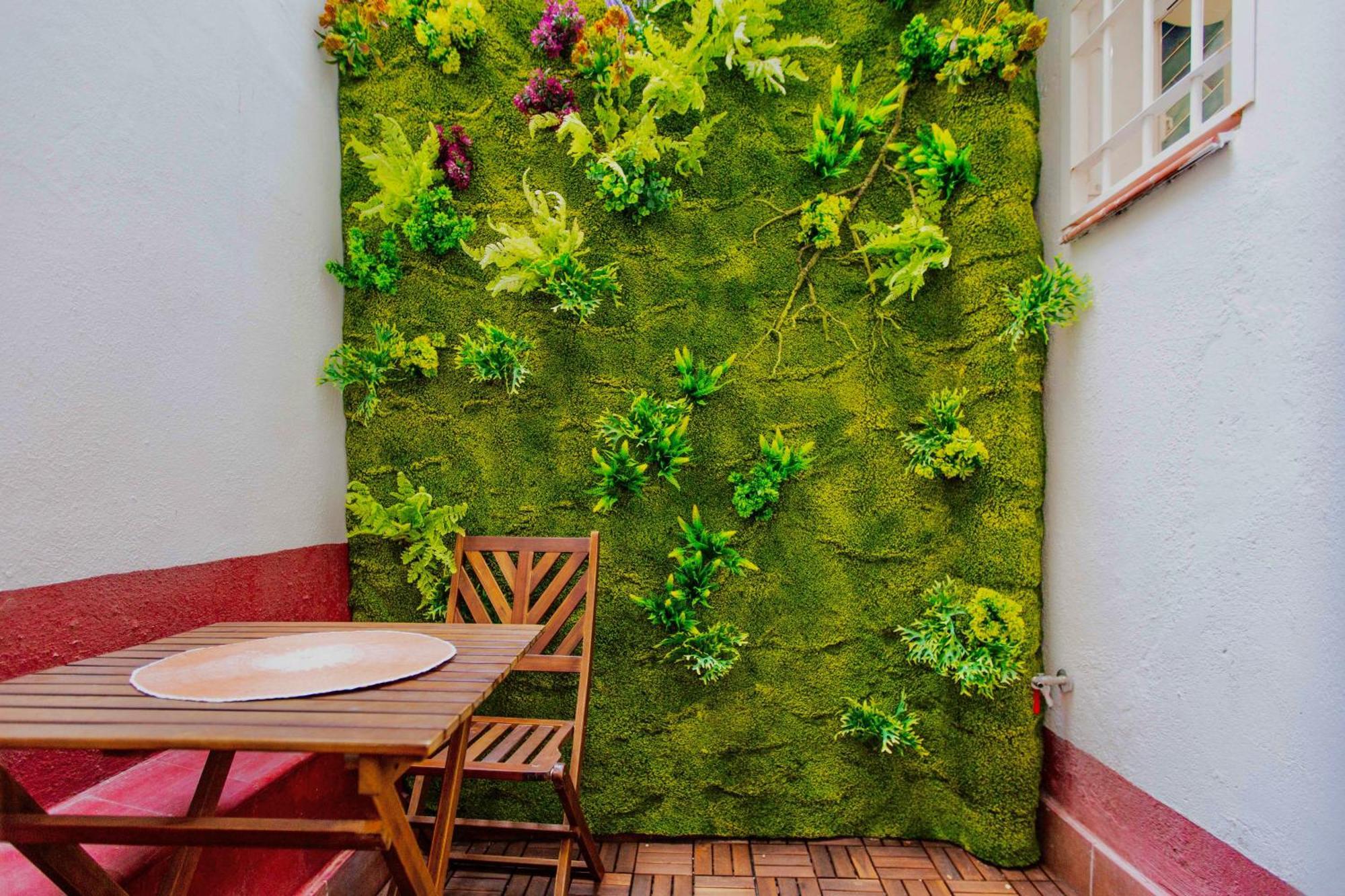 Rentadore Lavapies Studio Apartment
