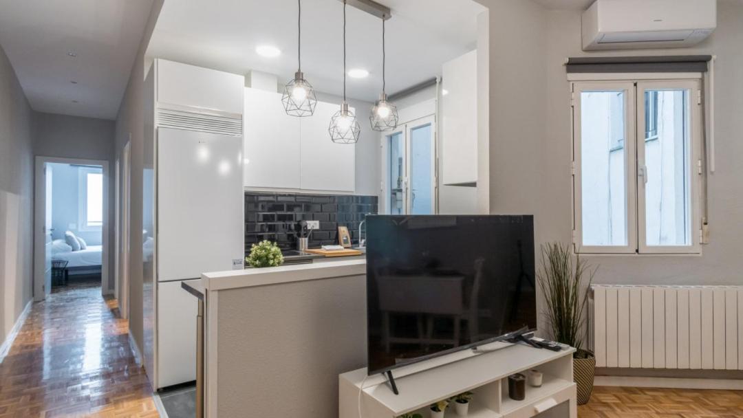 Apartment Wide & Modern- 3bd 1bth- Delicias