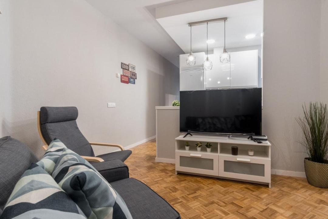Apartment Wide & Modern- 3bd 1bth- Delicias