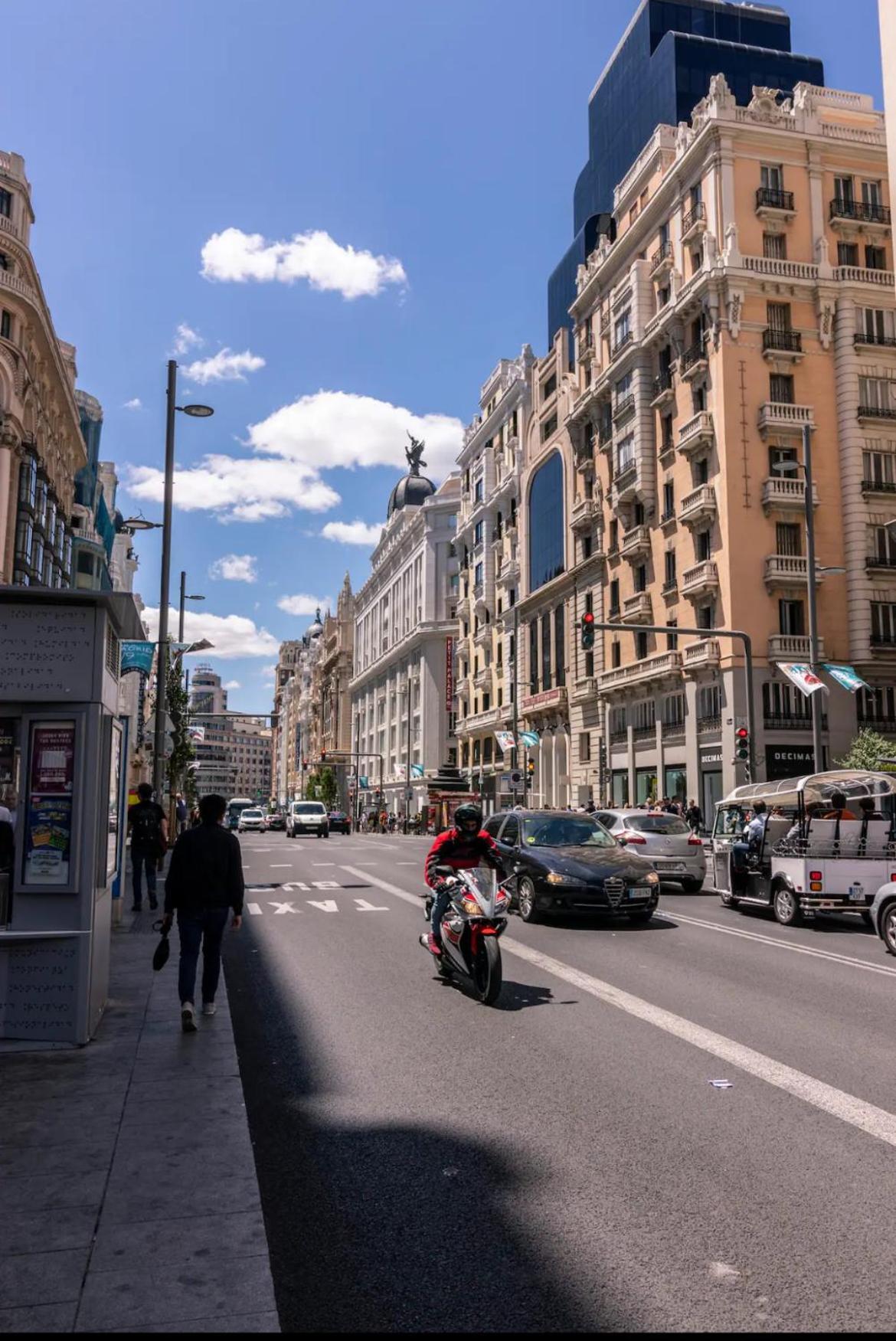 Estudio Plaza Neptuno Apartment