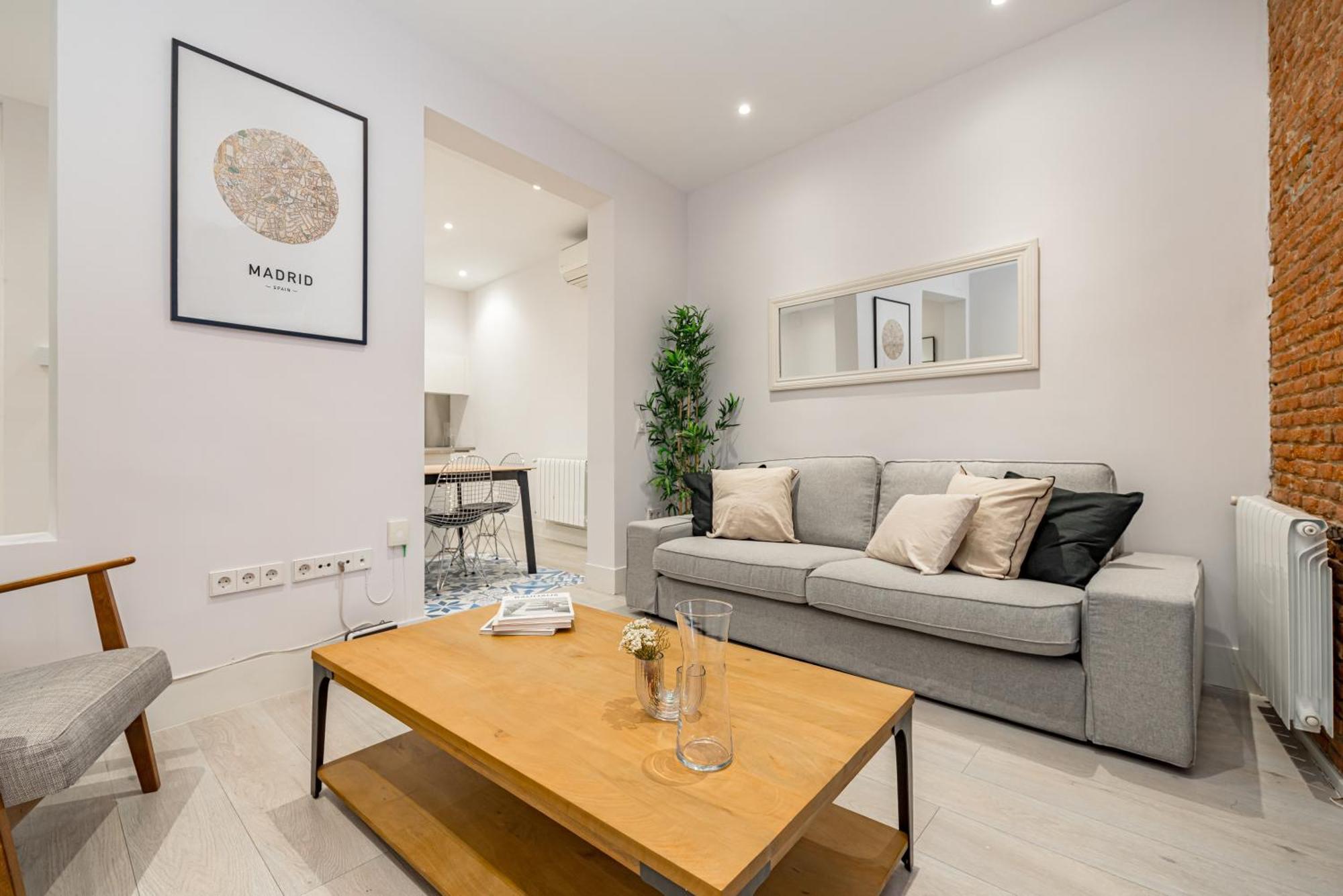 Apartment Lalatina Ii Calle Almendro 3br 2bh *