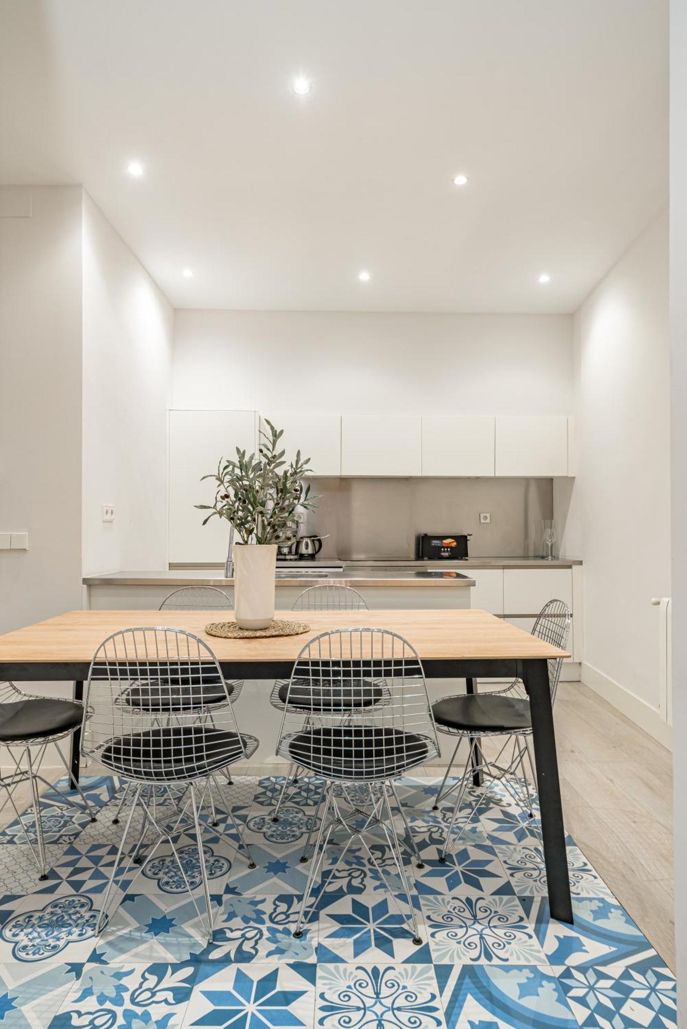 Apartment Lalatina Ii Calle Almendro 3br 2bh