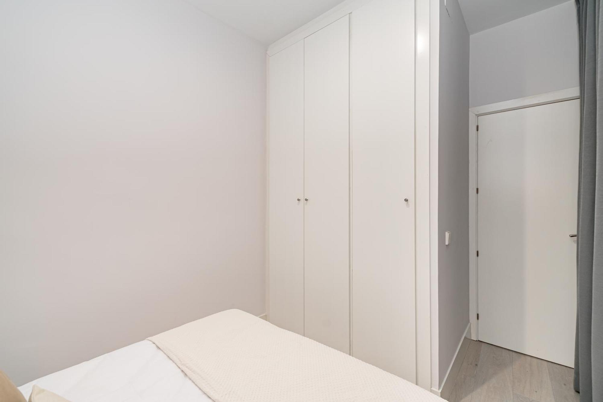Lalatina Ii Calle Almendro 3br 2bh Apartment
