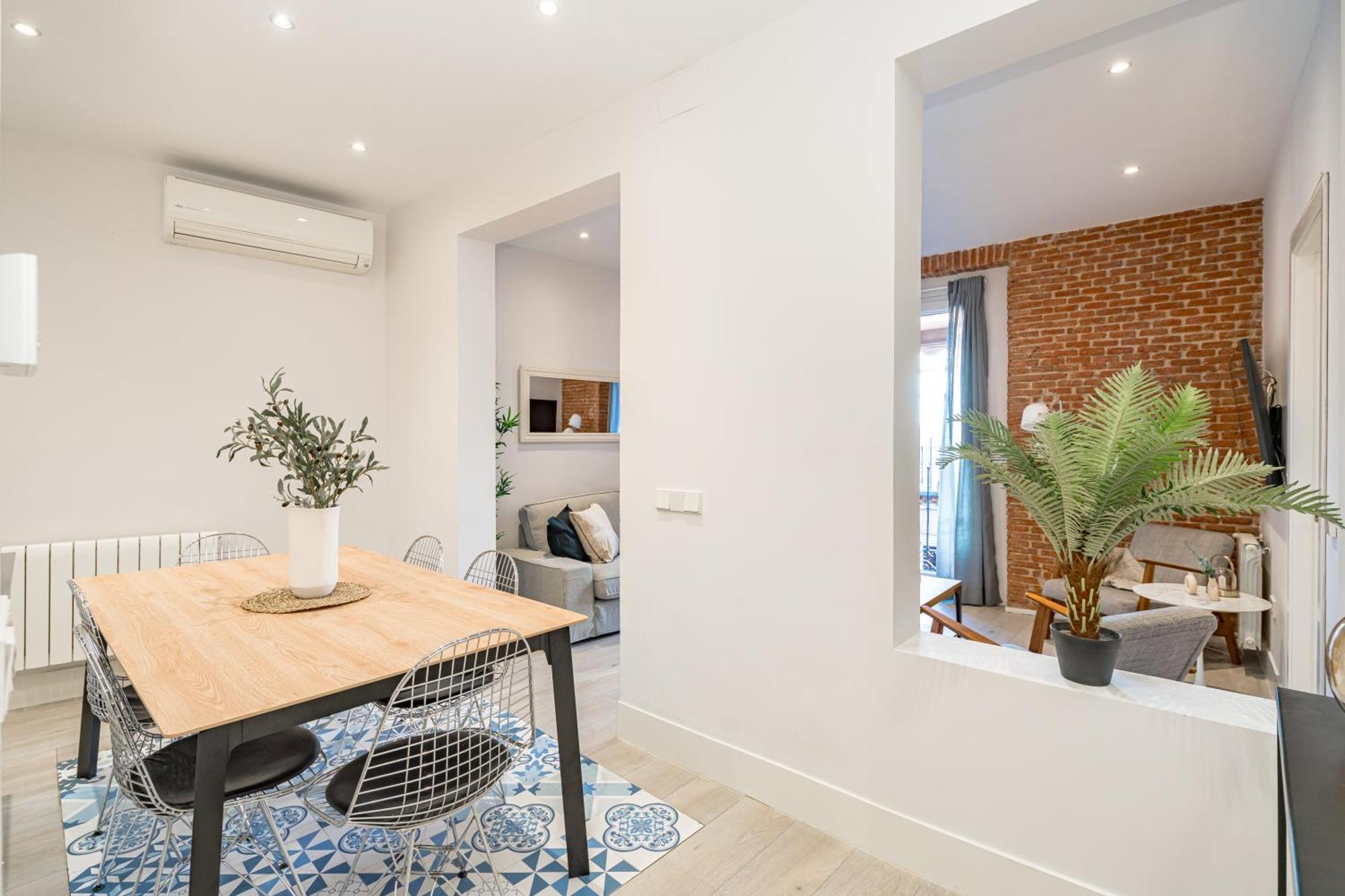 Apartment Lalatina Ii Calle Almendro 3br 2bh *