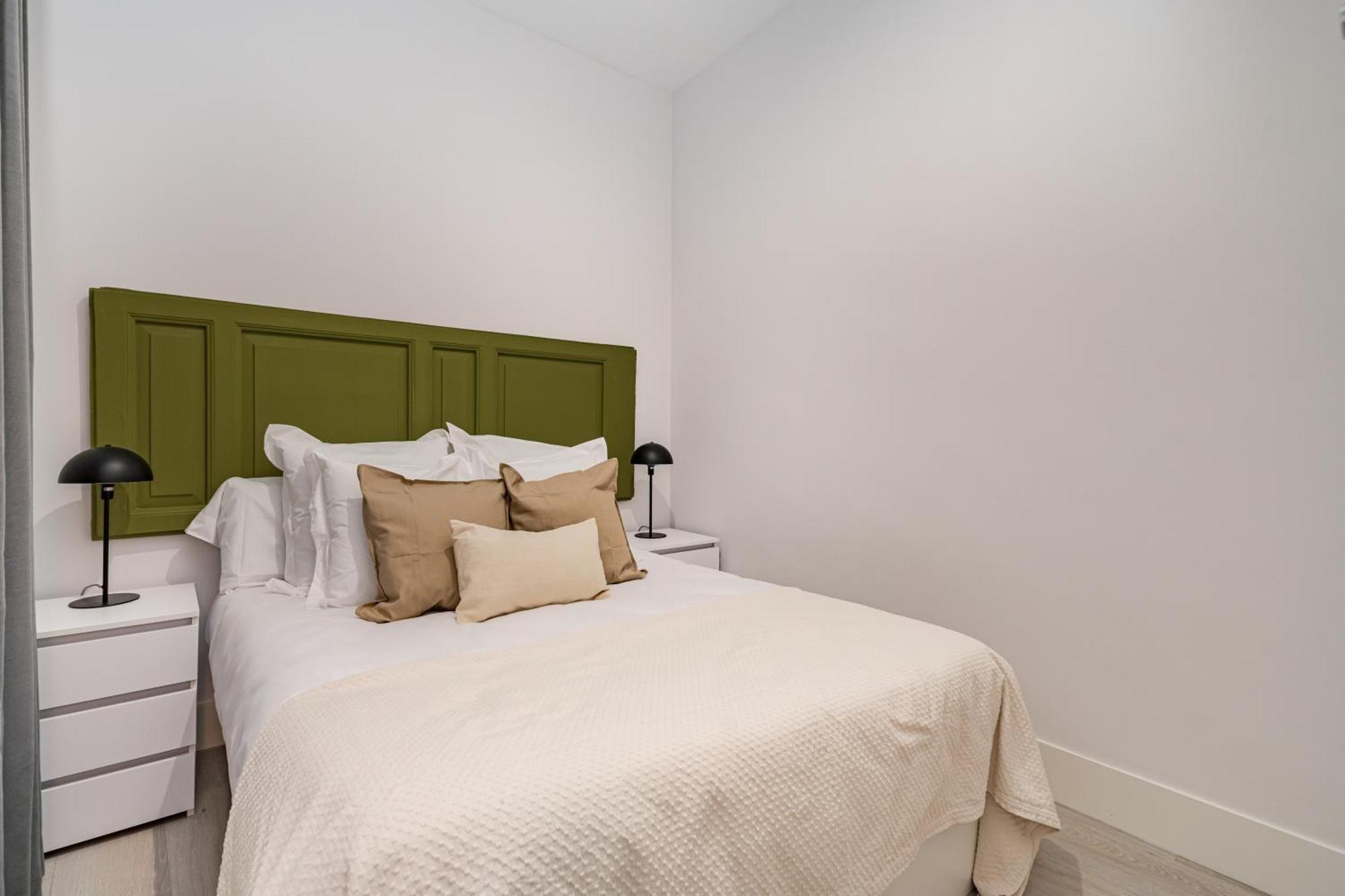 Lalatina Ii Calle Almendro 3br 2bh Apartment *