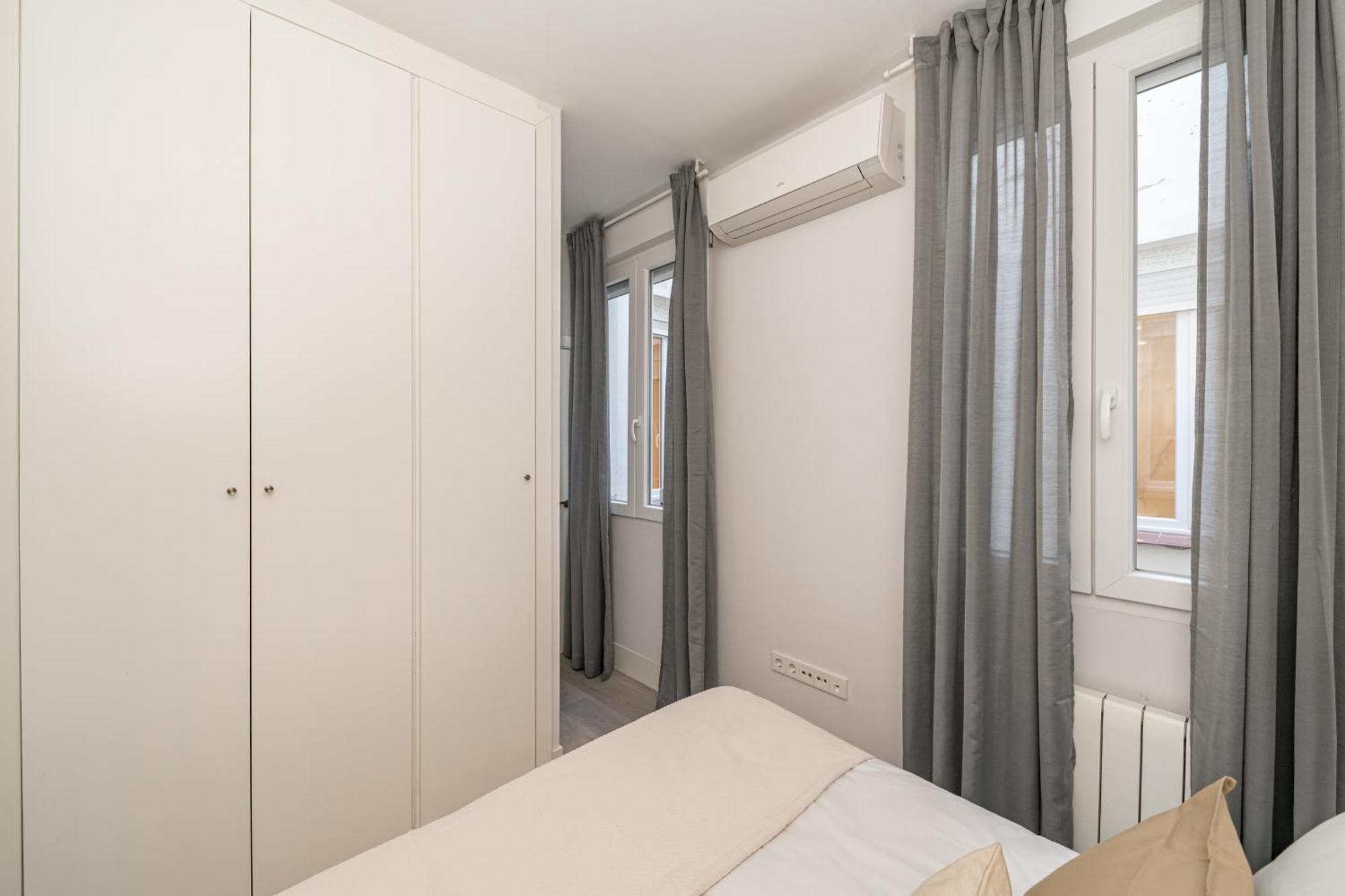 Lalatina Ii Calle Almendro 3br 2bh Apartment