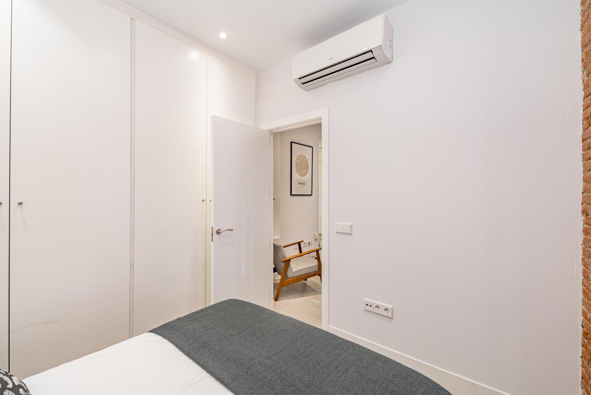 Apartment Lalatina Ii Calle Almendro 3br 2bh *