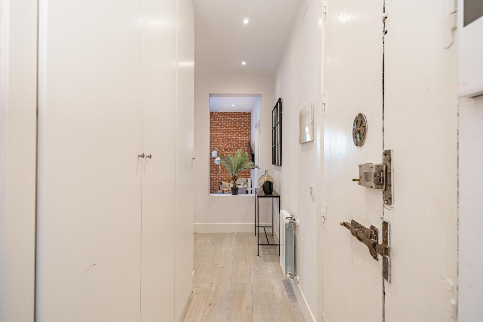Apartment Lalatina Ii Calle Almendro 3br 2bh