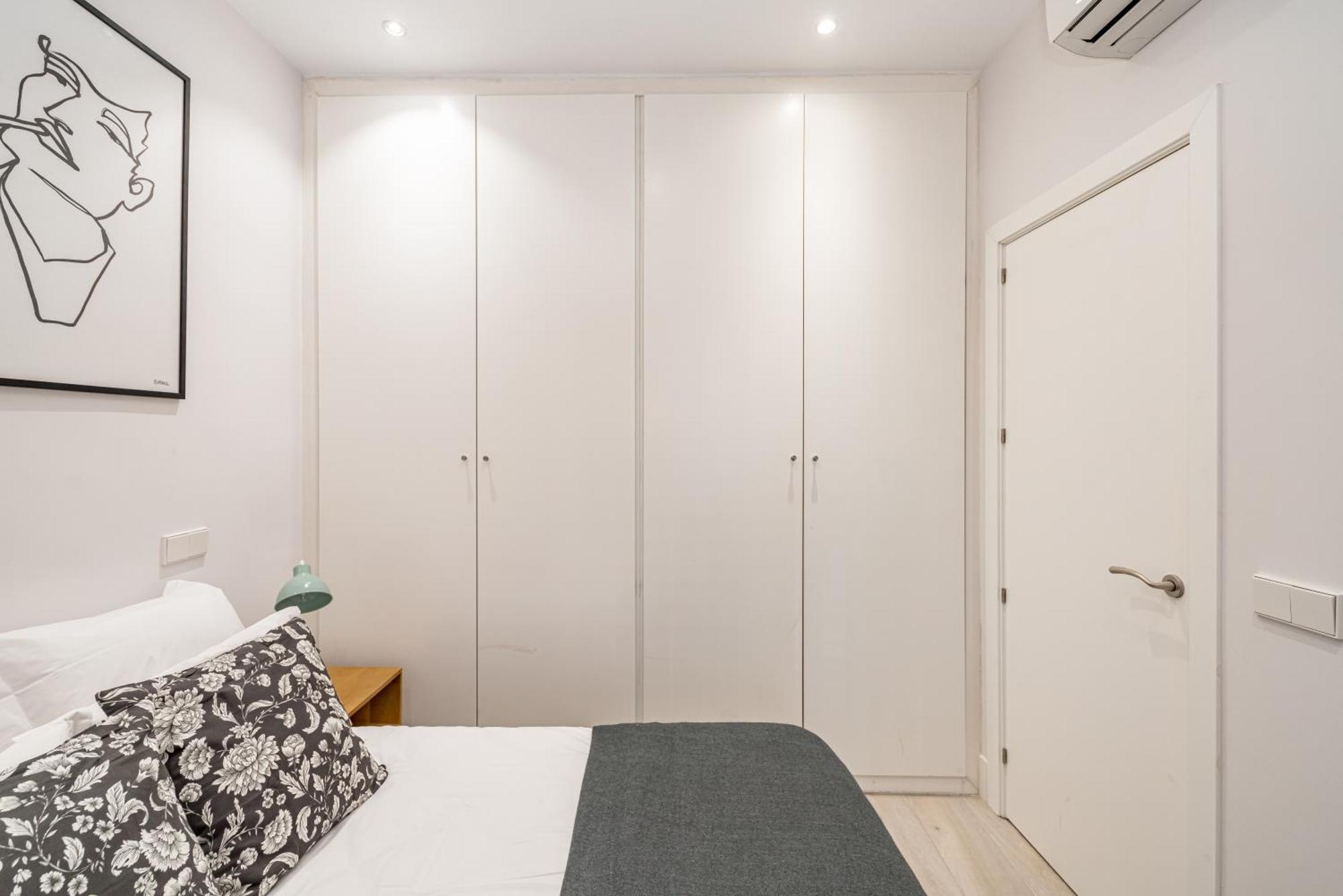Lalatina Ii Calle Almendro 3br 2bh Apartment *