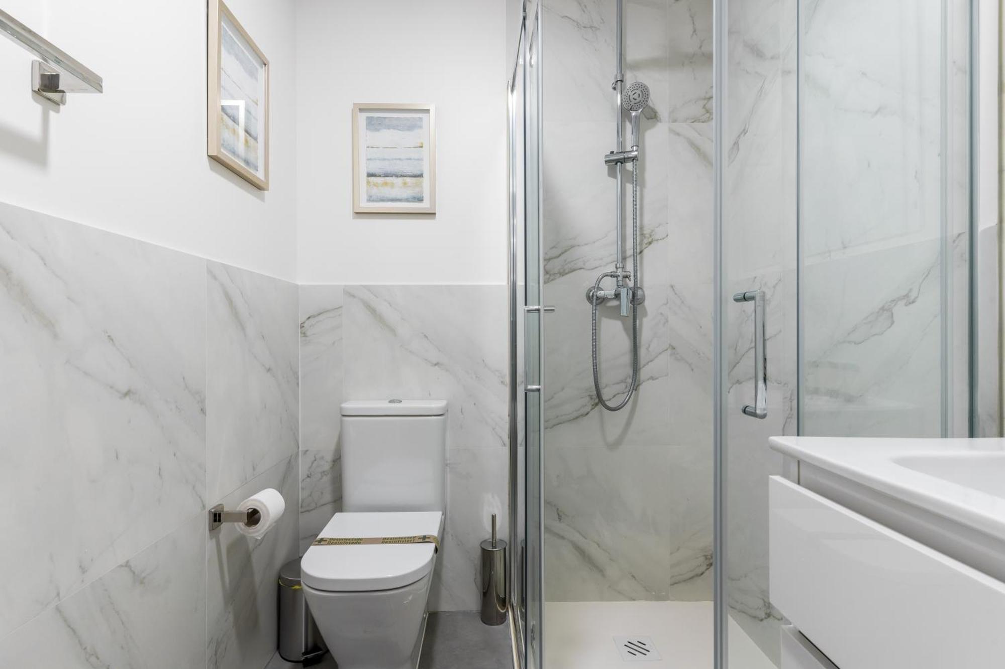 Bright And Cozy- 1d 1b- Plaza Castilla Apartment