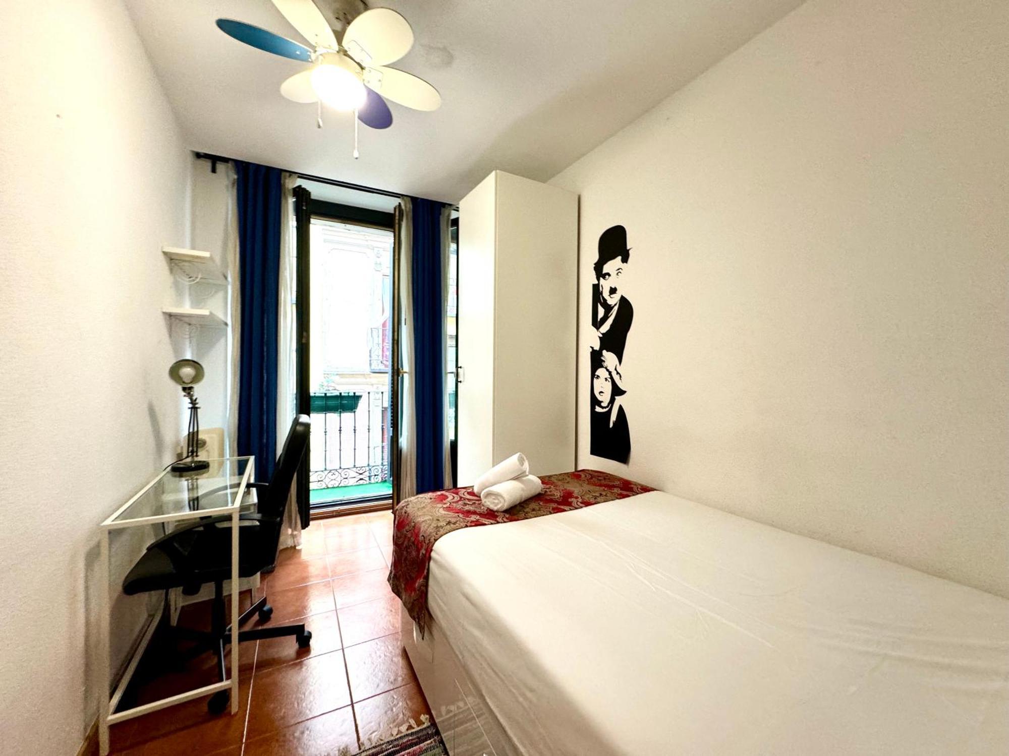 Bright Center 2bd Apartment *
