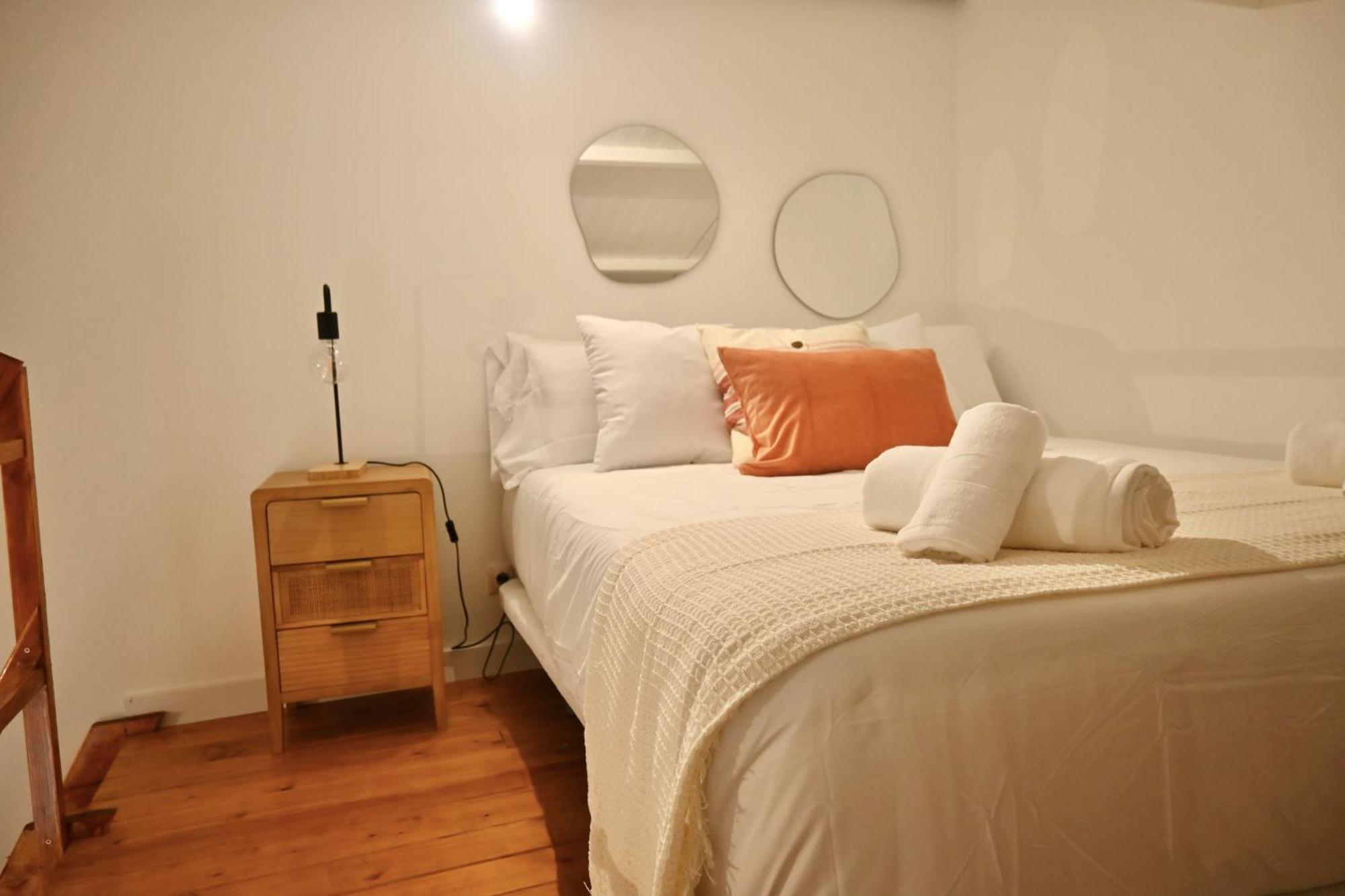 Apartment Encantador Estudio Temporal Con Cama En Mezanine Cerca De La Vibrante Avenida Albufera Mpe35