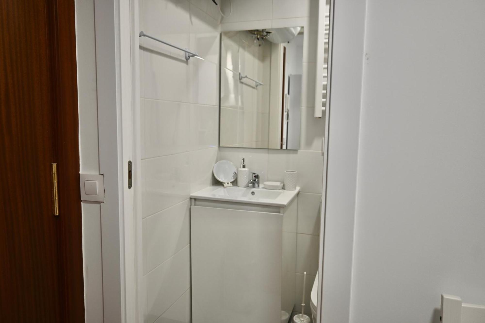 Apartamento For Acogedor Temporal Tipo Estudio Cerca De La Plaza De Toros En Ventas Ale14be
