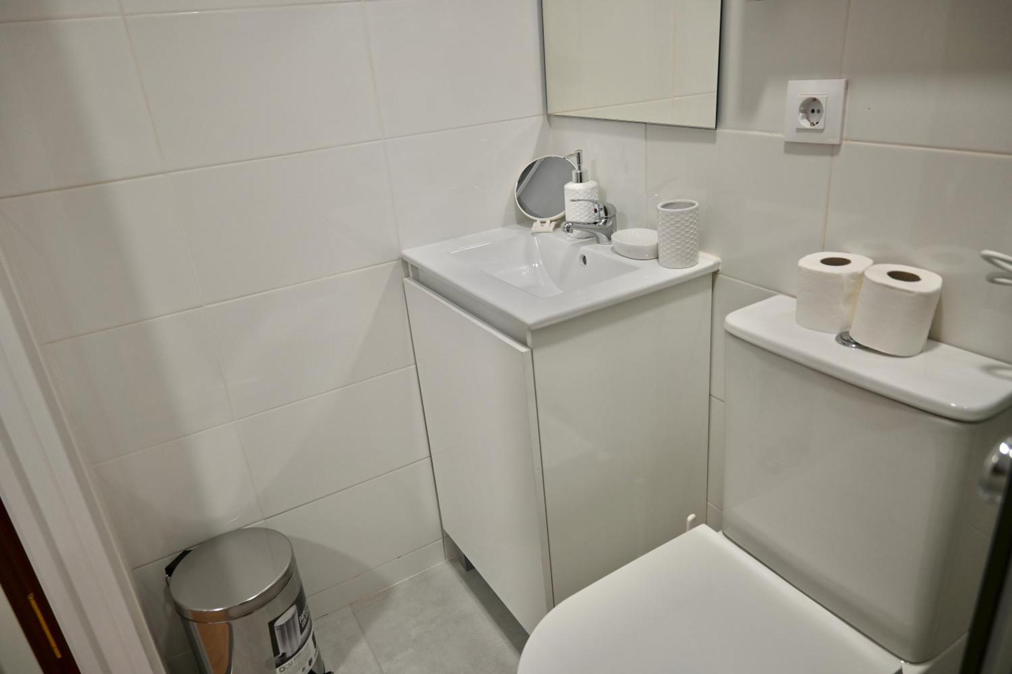 For Acogedor Temporal Tipo Estudio Cerca De La Plaza De Toros En Ventas Ale14be Apartamento *