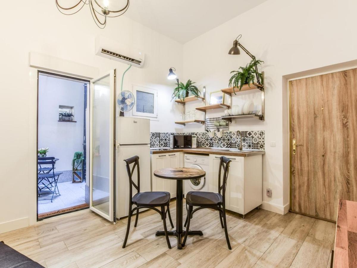 Plaza De Lavapies Apartment *