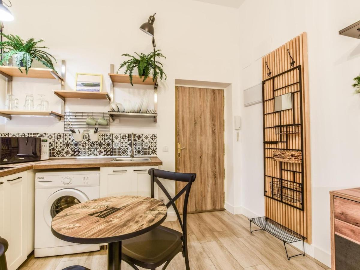 Apartment Plaza De Lavapies