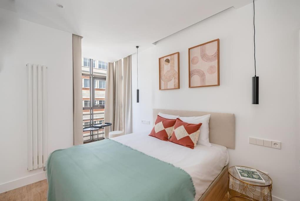 Gran Via Vi Calle Jacometrezo 2br 2bh Apartment Madrid