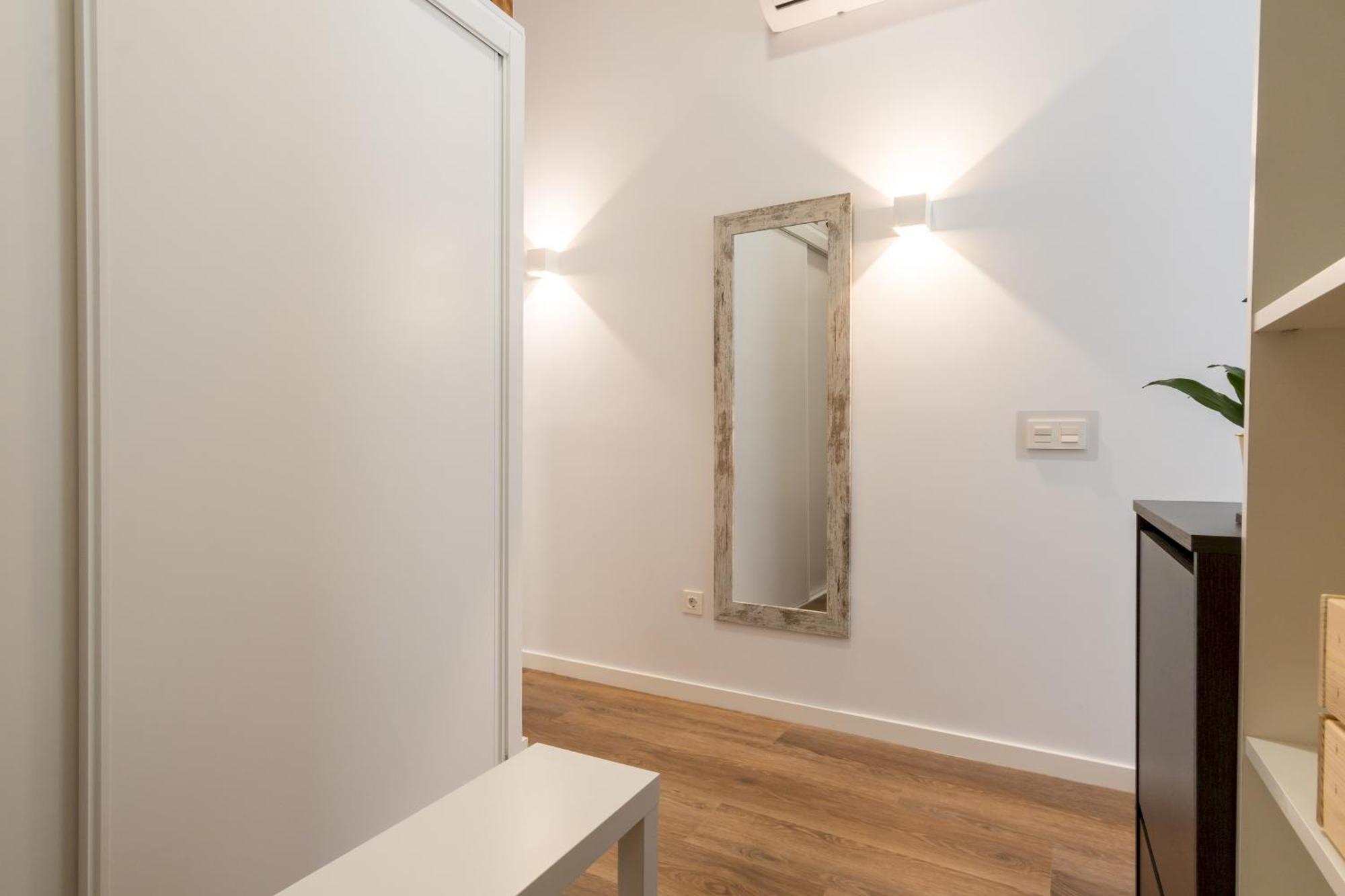Modern And Cozy- 1 Bedroom 1 Bathroom -lavapies Apartment *
