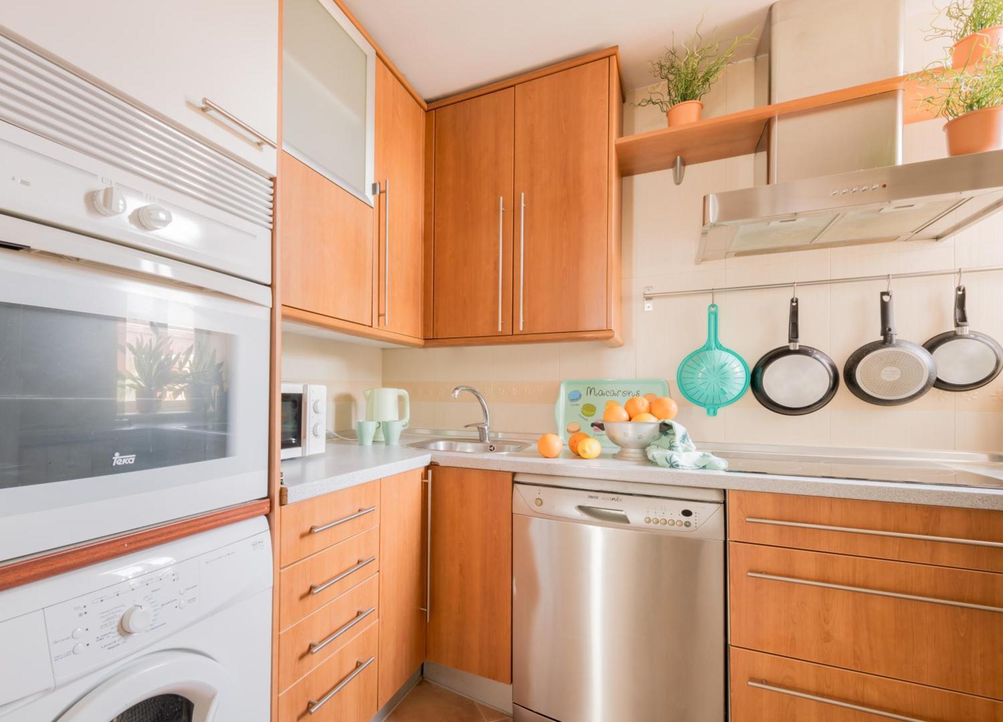 Privat bolig Cozy And Stylish With Natural Light And Vibrant Decor Madrid