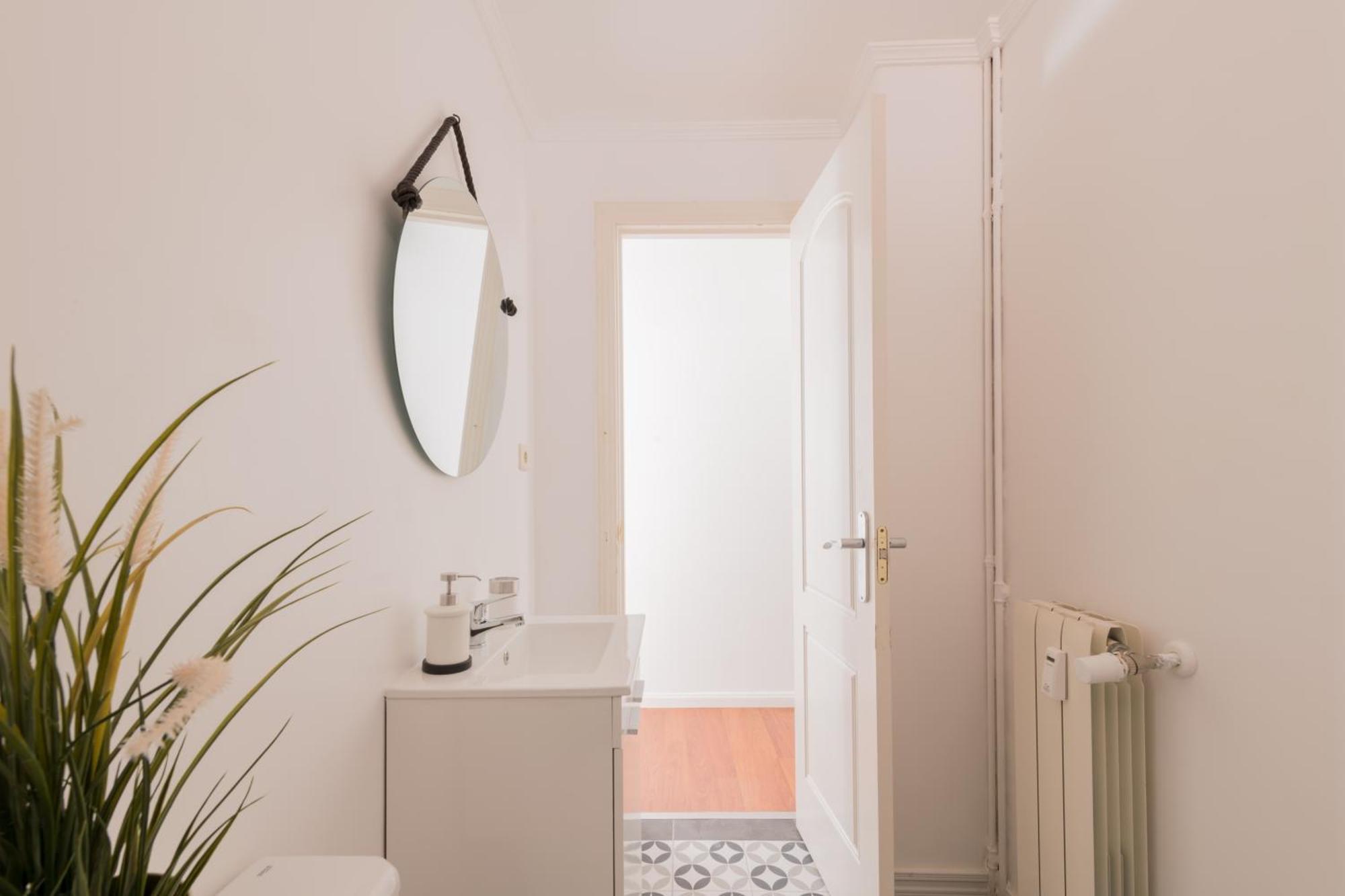 Cozy And Stylish With Natural Light And Vibrant Decor Privat bolig *