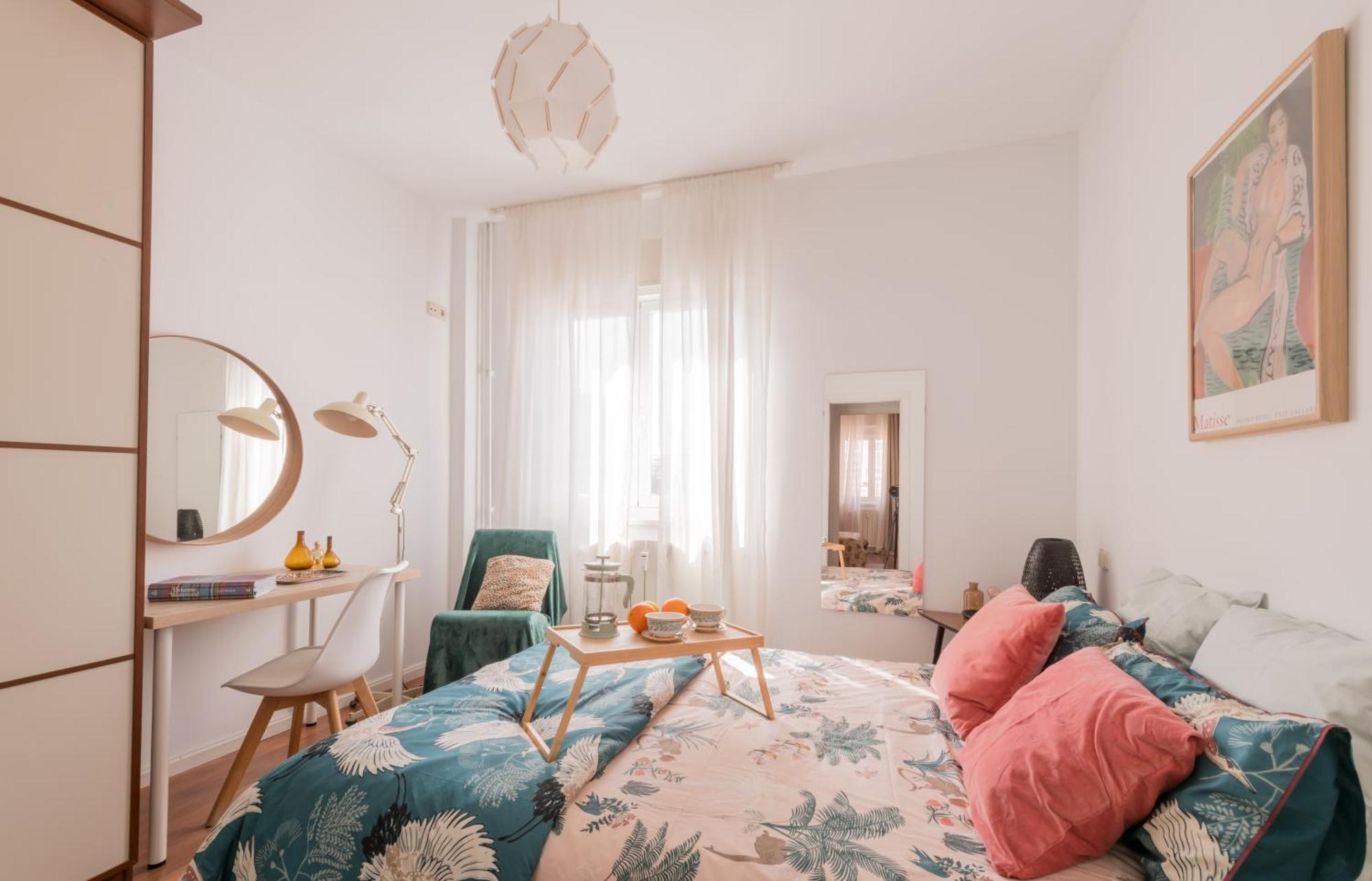 Cozy And Stylish With Natural Light And Vibrant Decor Privat bolig *