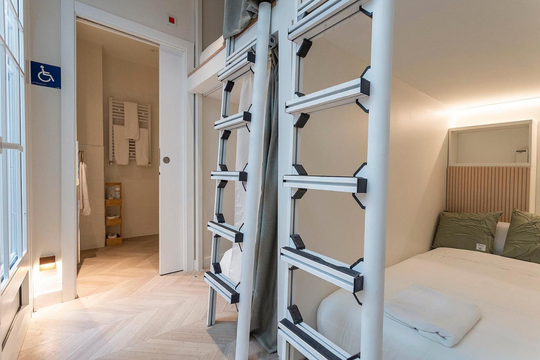 Guest house 4 Bears Sharehome Madrid