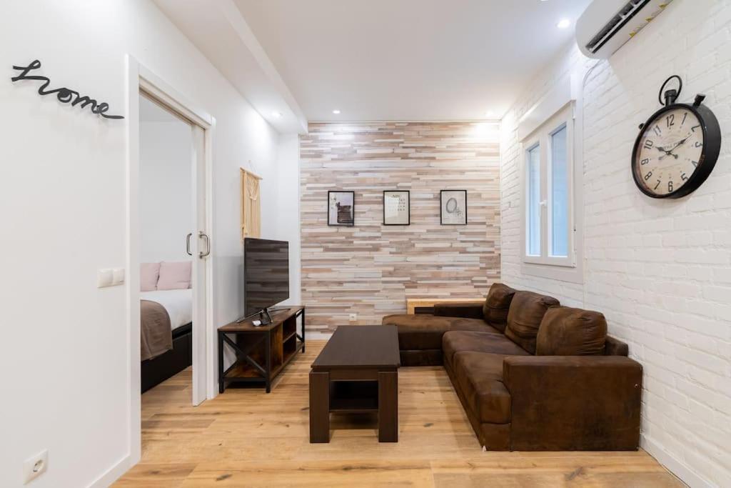 Stylish 1 Bedroom In Barrio Salamanca Apartment *