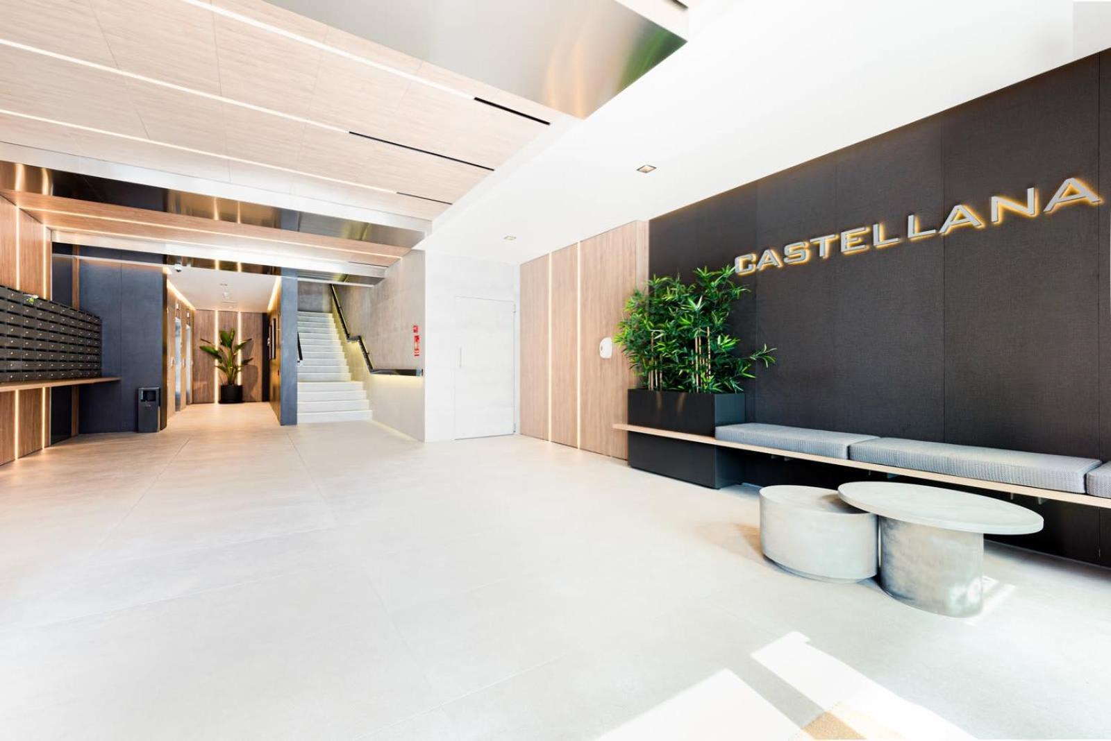 Unique And Sophisticated Design In Financial Centre Apartment Madrid