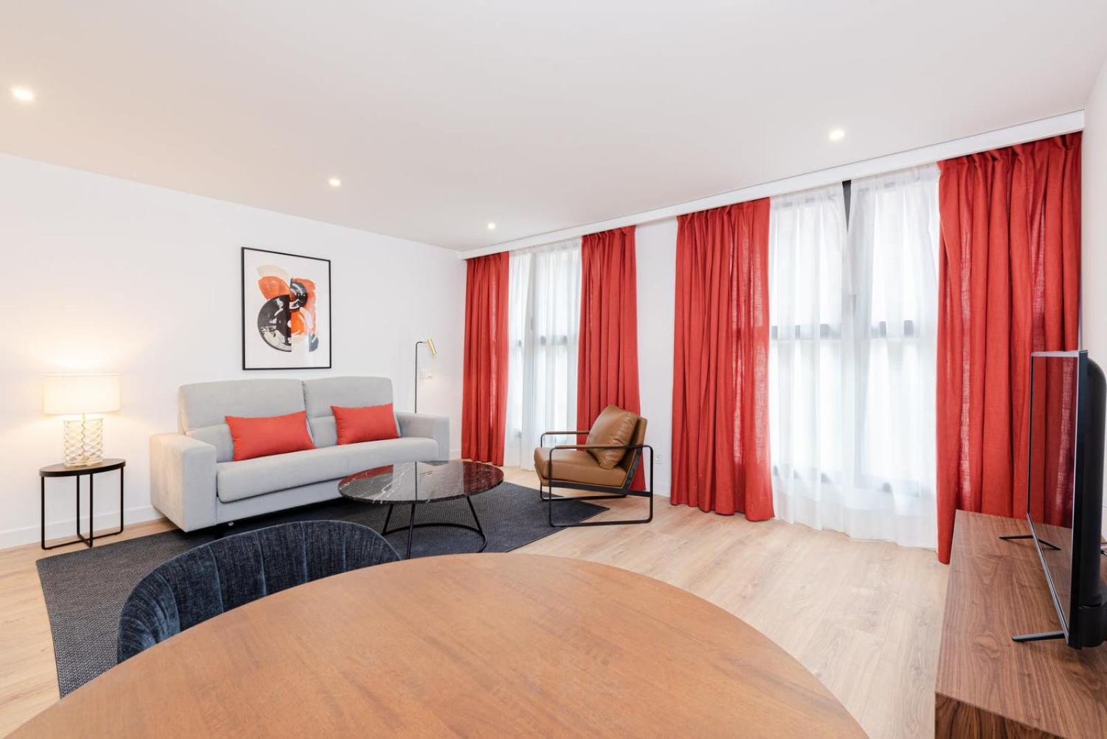 Unique And Sophisticated Design In Financial Centre Apartment *