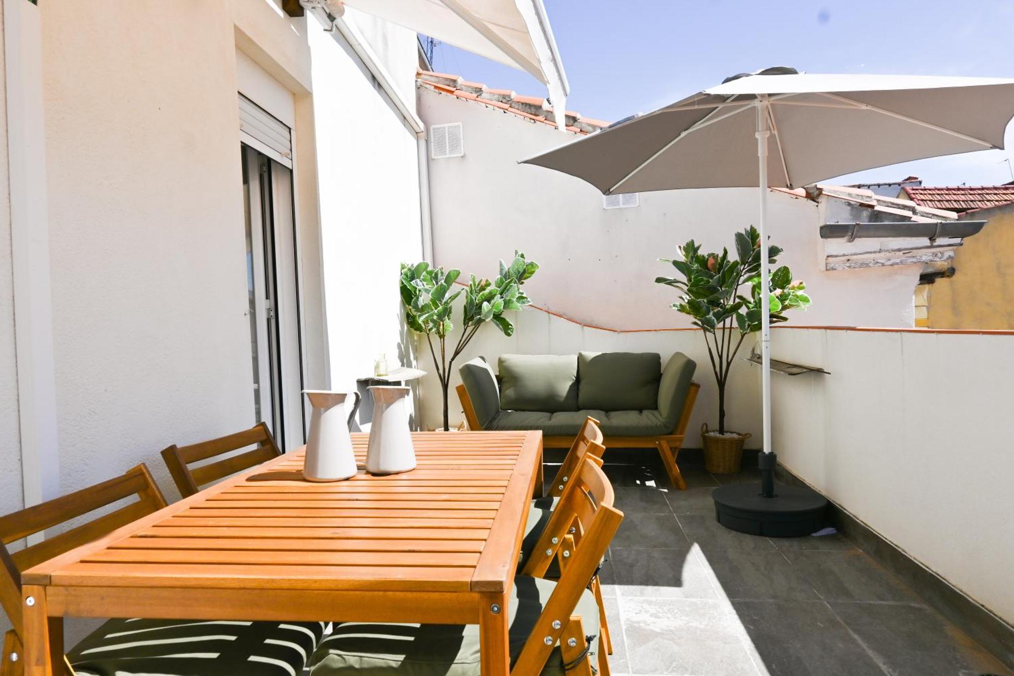 For You Apartamento De Dos Con Terraza En El Corazon De Malasana Ecl4ºa Apartamento Madri