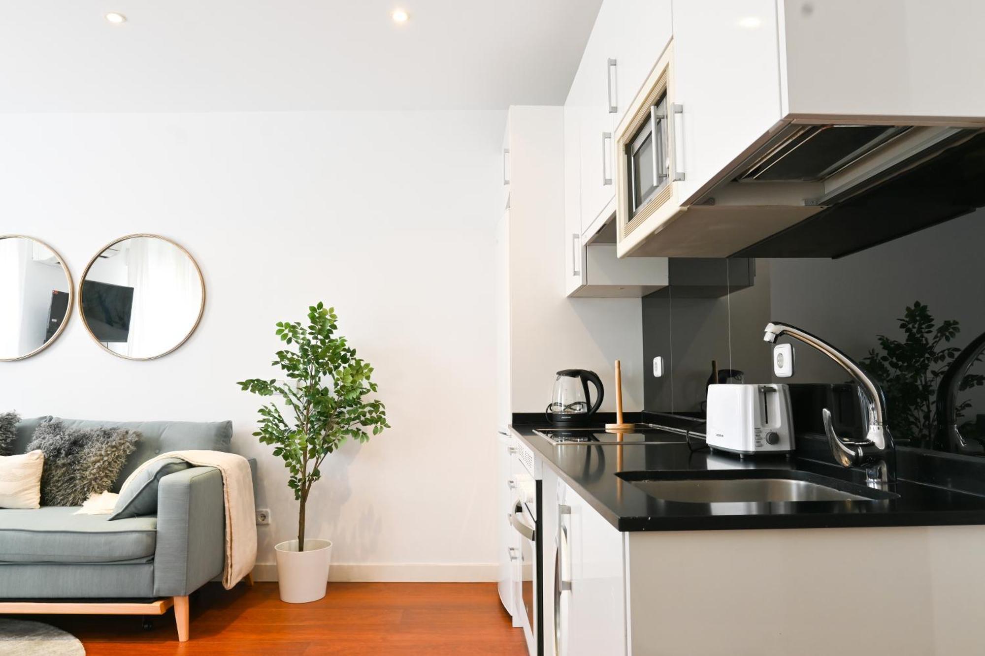 For You Apartamento De Dos Con Terraza En El Corazon De Malasana Ecl4ºa Apartamento Madri