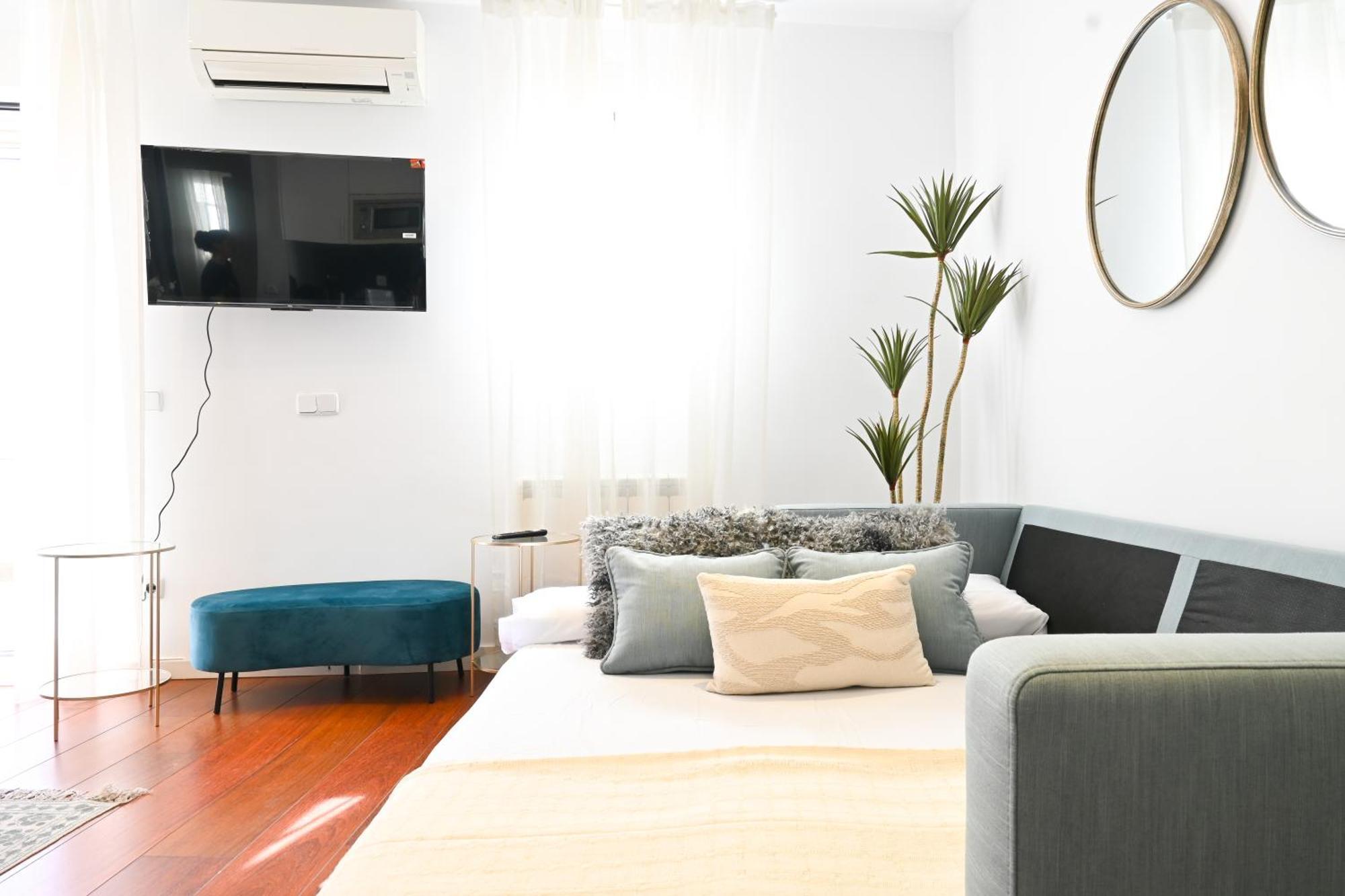 For You Apartamento De Dos Con Terraza En El Corazon De Malasana Ecl4ºa Madri