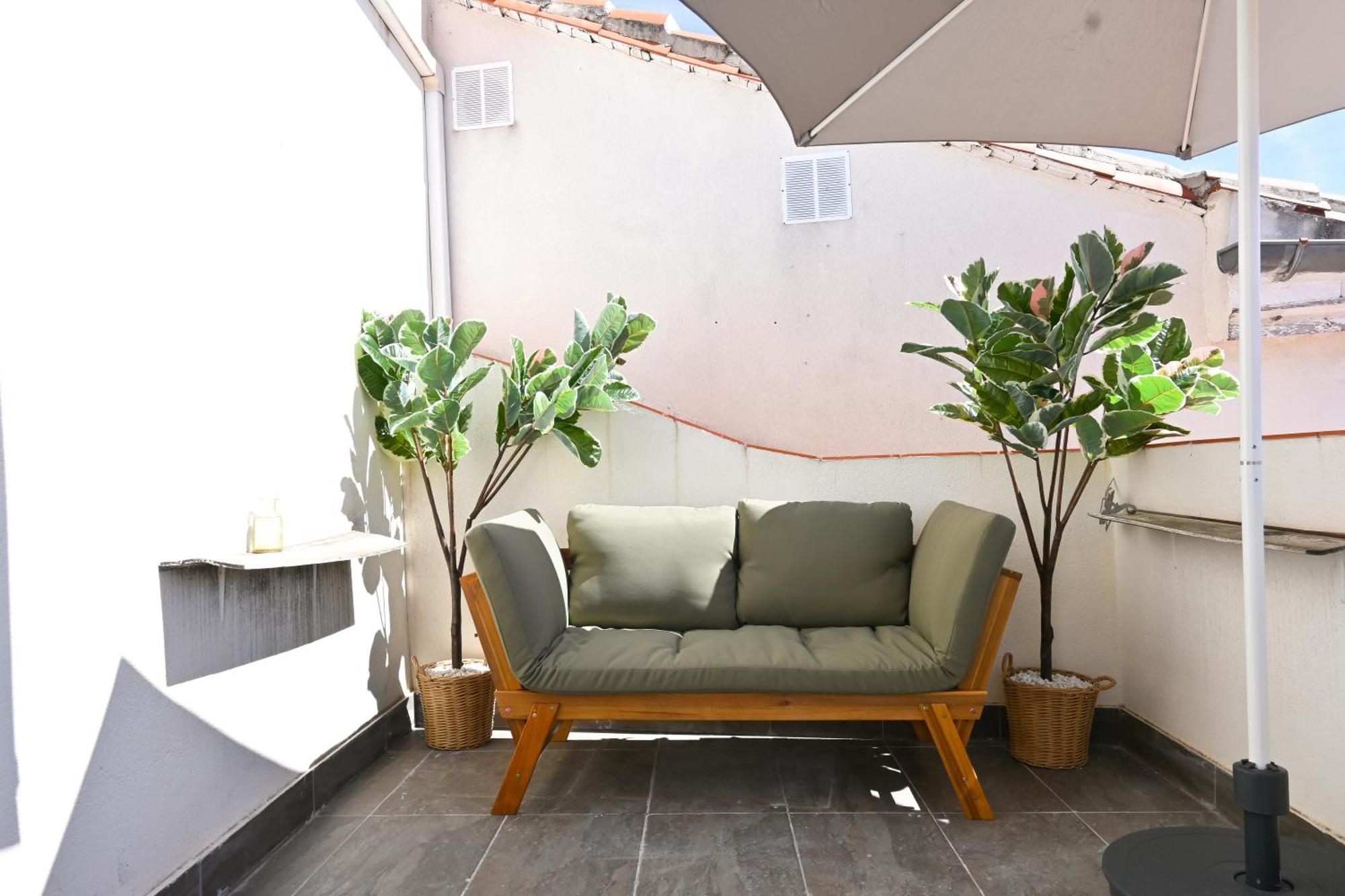 For You Apartamento De Dos Con Terraza En El Corazon De Malasana Ecl4ºa Madri