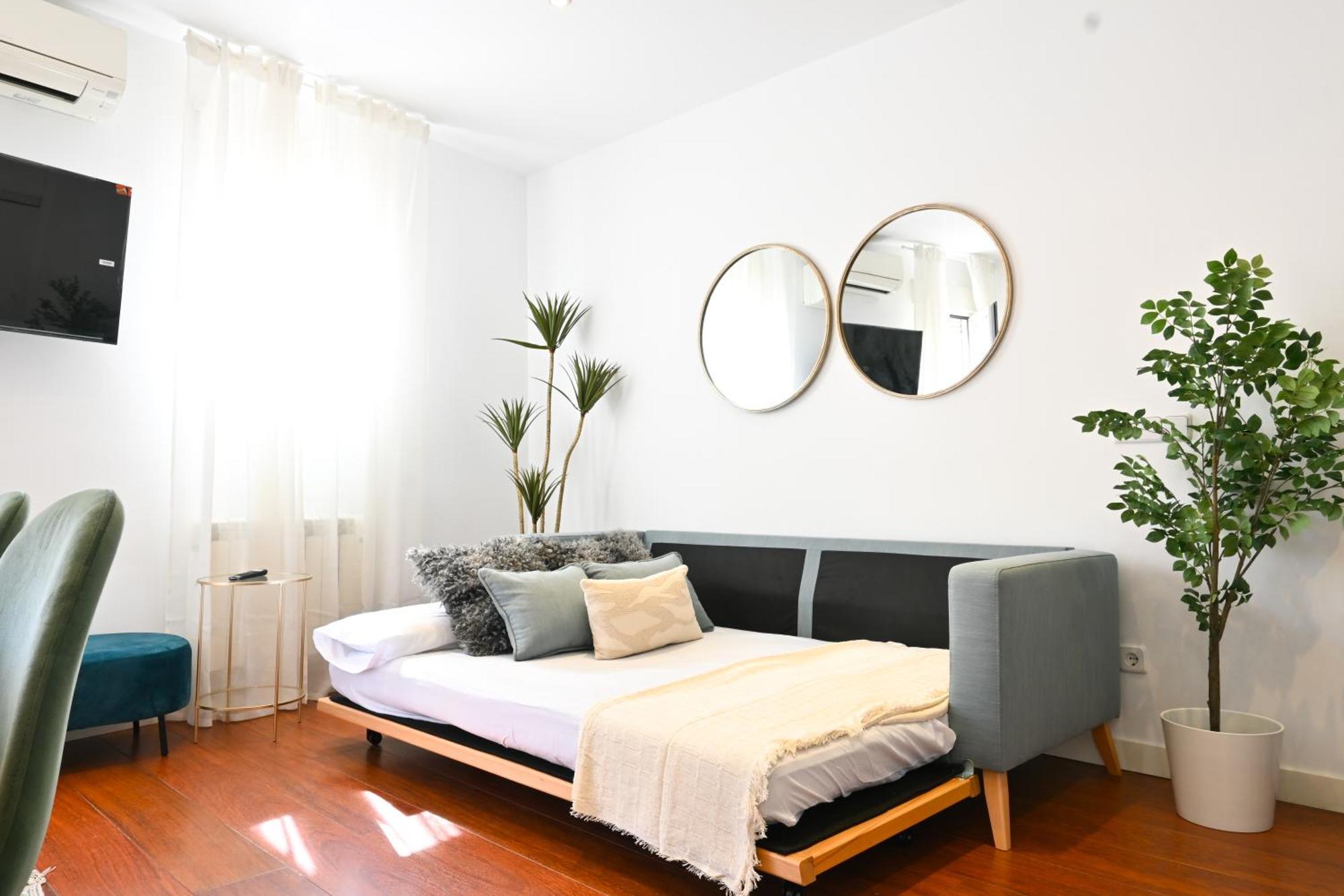 For You Apartamento De Dos Con Terraza En El Corazon De Malasana Ecl4ºa * Madri