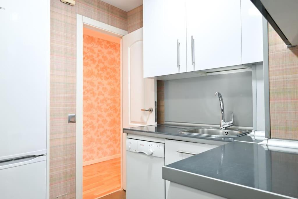 Apartamento For Temporal Espacioso De Tres En Ore51 Madri