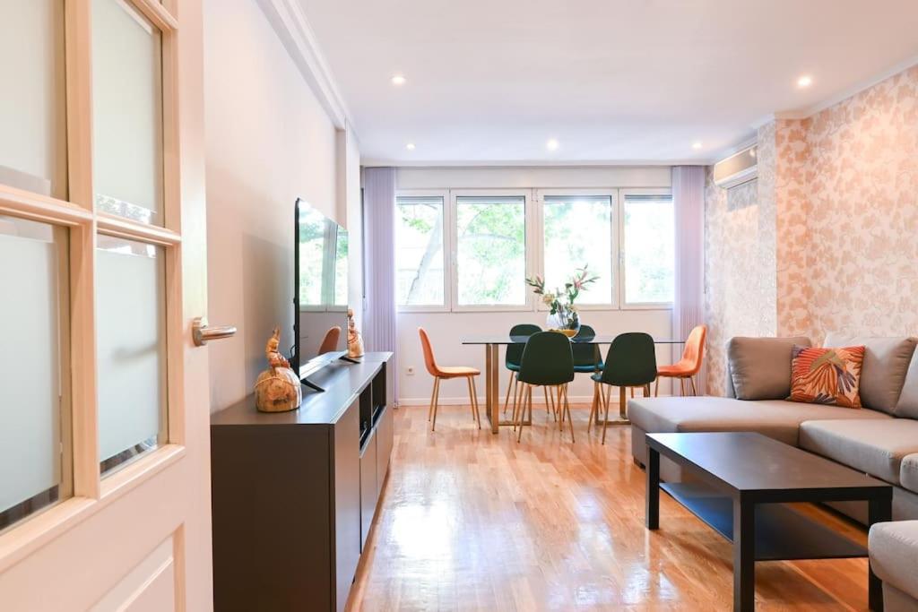 Apartamento For Temporal Espacioso De Tres En Ore51 Madri