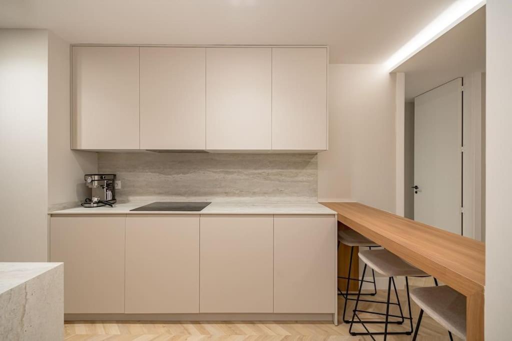 Premium Salamanca Vi Renovated 2br 2bh Apartment