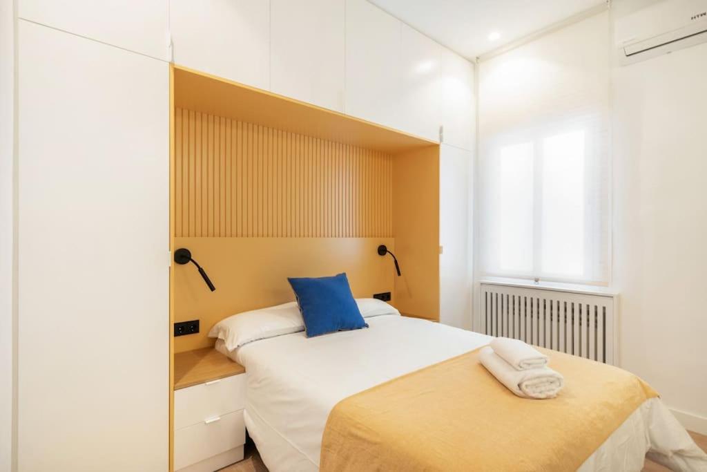 Chueca Fuencarral - 5 Bdrms 5 Baths 12 Pax Madrid