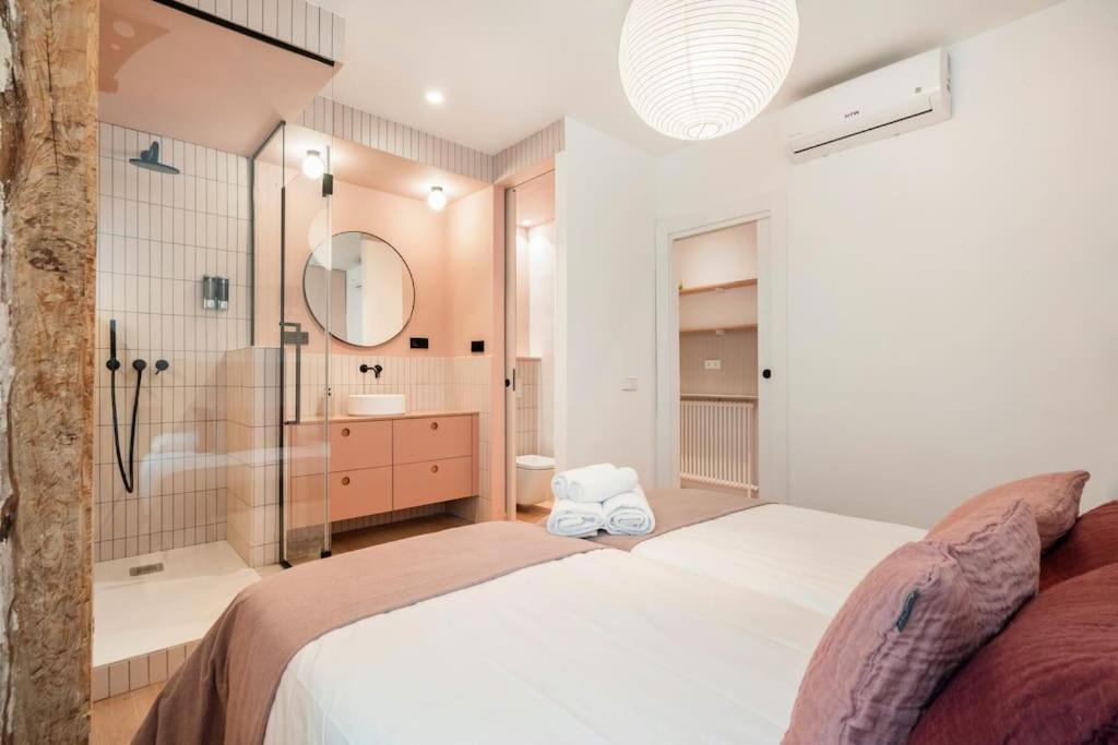 Chueca Fuencarral - 5 Bdrms 5 Baths 12 Pax Apartment
