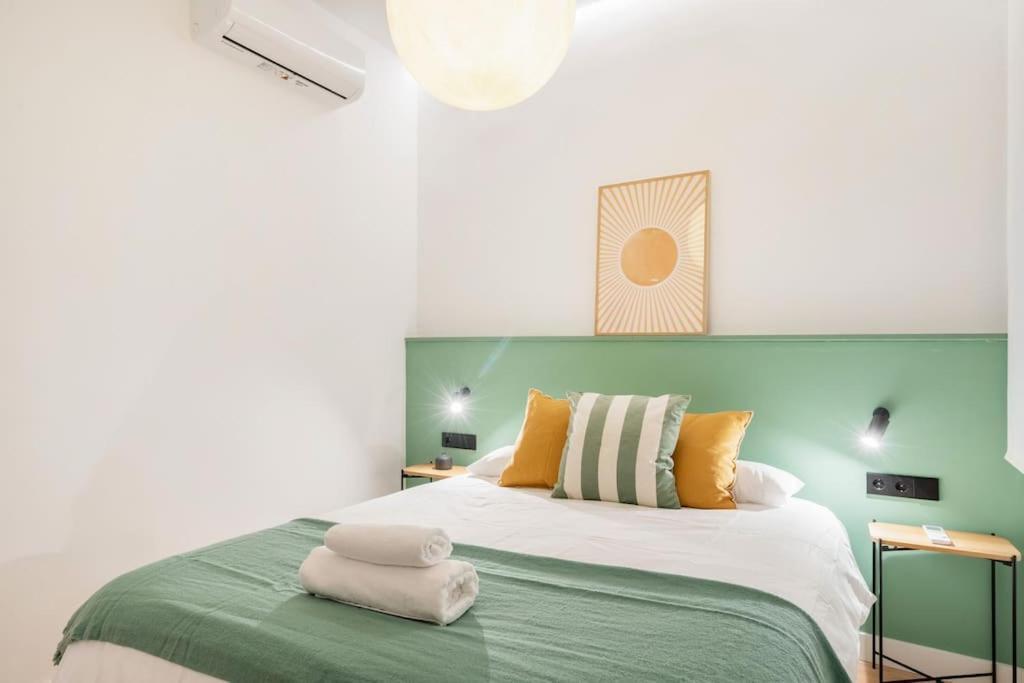 Apartment Chueca Fuencarral - 5 Bdrms 5 Baths 12 Pax