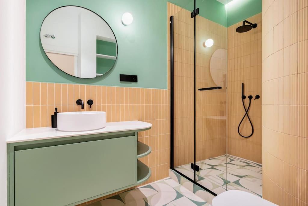 Chueca Fuencarral - 5 Bdrms 5 Baths 12 Pax Apartment *