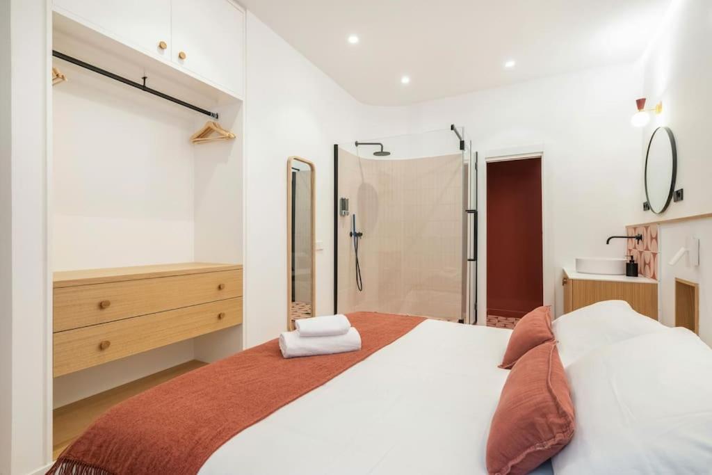 Apartment Chueca Fuencarral - 5 Bdrms 5 Baths 12 Pax *