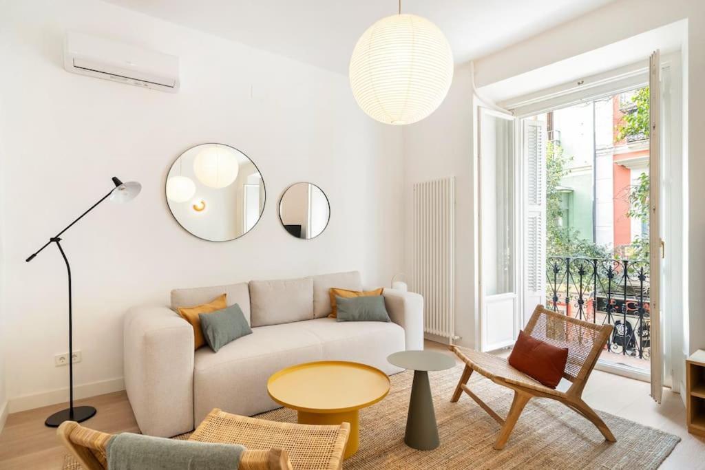 Chueca Fuencarral - 5 Bdrms 5 Baths 12 Pax Apartment *